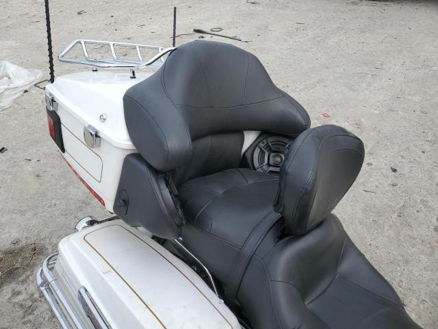 1HD1FC4187Y642760 - 2007 HARLEY-DAVIDSON FLHTCUI თეთრი ფოტო 6