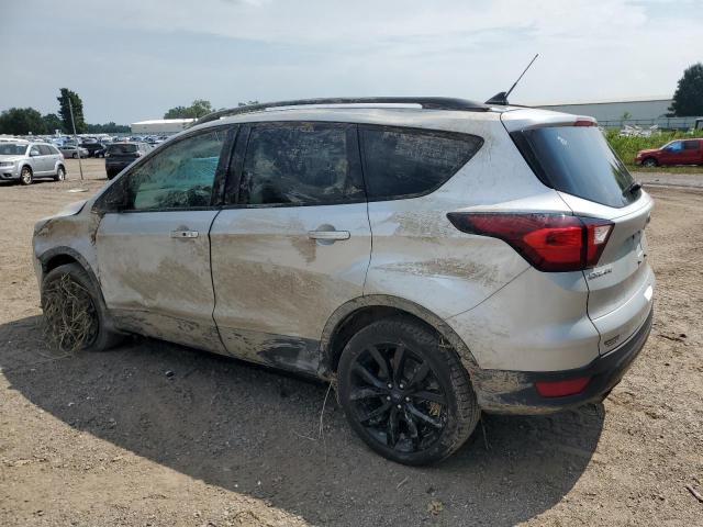 1FMCU9GD8KUA46424 - 2019 FORD ESCAPE SE 银色 照片 2