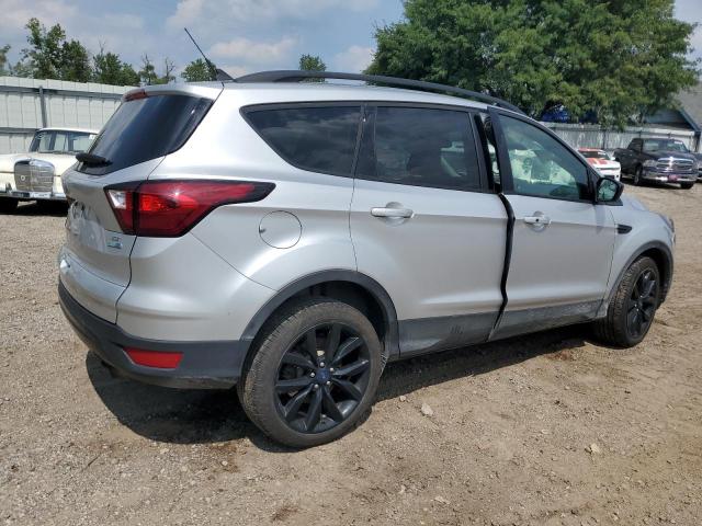 1FMCU9GD8KUA46424 - 2019 FORD ESCAPE SE 银色 照片 3