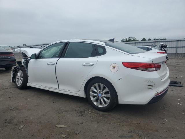 5XXGU4L34GG087863 - 2016 KIA OPTIMA EX Weiß Foto 2