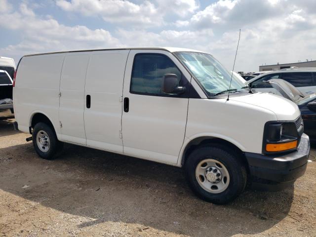 1GCWGAFF2H1138328 - 2017 CHEVROLET EXPRESS G2 WHITE photo 4