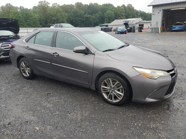 4T1BF1FK0HU335877 - 2017 TOYOTA CAMRY LE GRAY photo 4