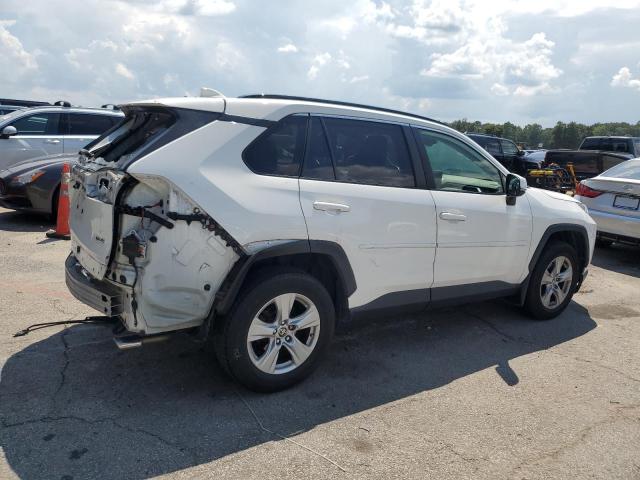 JTMP1RFV8KD043712 - 2019 TOYOTA RAV4 XLE WHITE photo 3