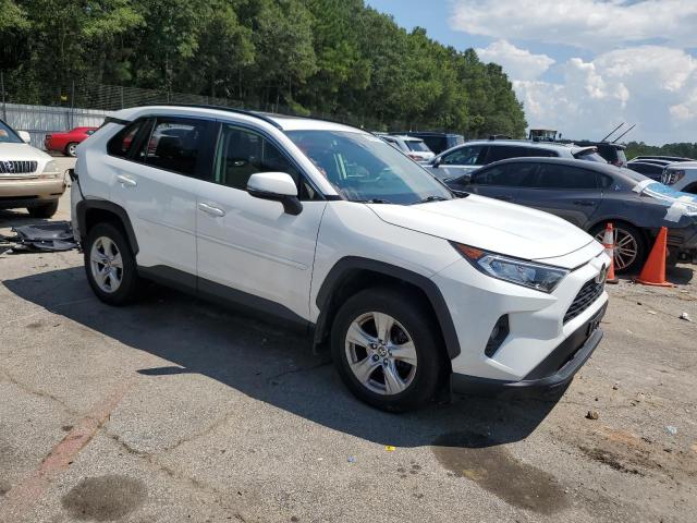 JTMP1RFV8KD043712 - 2019 TOYOTA RAV4 XLE WHITE photo 4