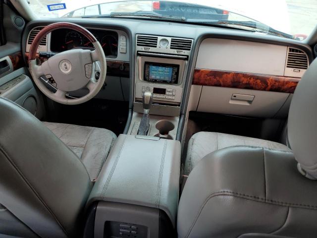 5LMFU27RX4LJ27558 - 2004 LINCOLN NAVIGATOR 银色 照片 8