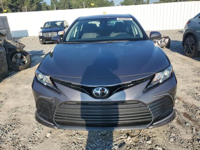 4T1C11AK0PU751811 - 2023 TOYOTA CAMRY LE GRAY photo 5