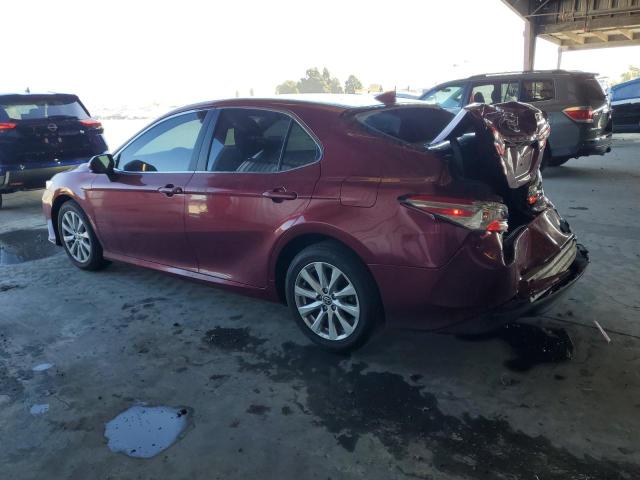 4T1C11BK2LU015722 - 2020 TOYOTA CAMRY LE RED photo 2