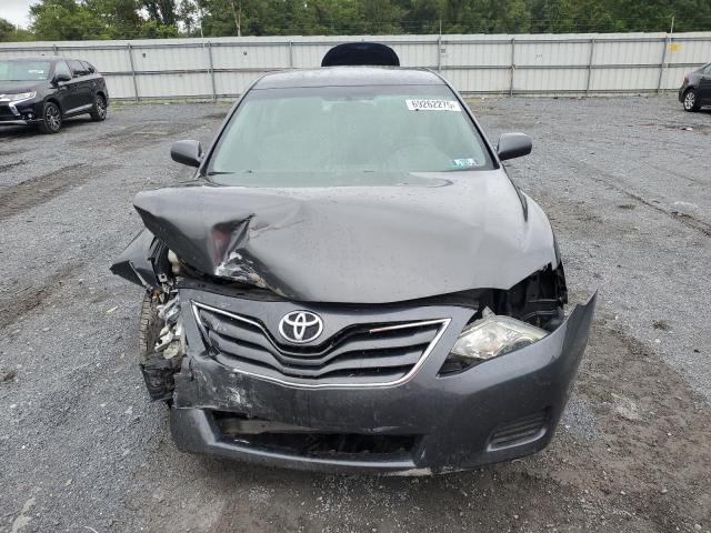 4T1BF3EK8BU117979 - 2011 TOYOTA CAMRY BASE رمادي صورة 5