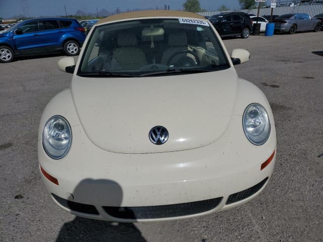 3VWRW3AL1AM009303 - 2010 VOLKSWAGEN NEW BEETLE 奶油色 照片 5
