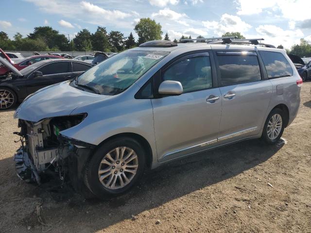 2012 TOYOTA SIENNA XLE, 