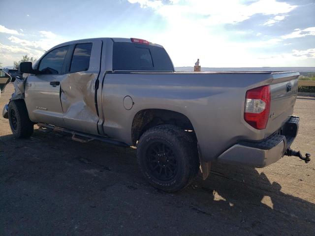 5TFUW5F14FX449369 - 2015 TOYOTA TUNDRA DOUBLE CAB SR/SR5 SILVER photo 2