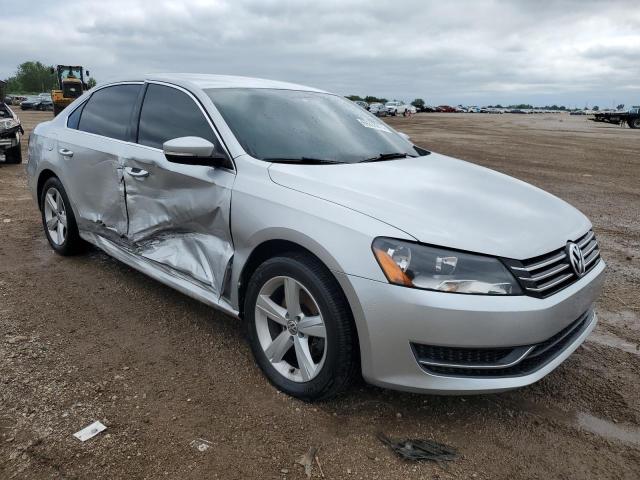 1VWBS7A39EC095021 - 2014 VOLKSWAGEN PASSAT SE SILVER photo 4