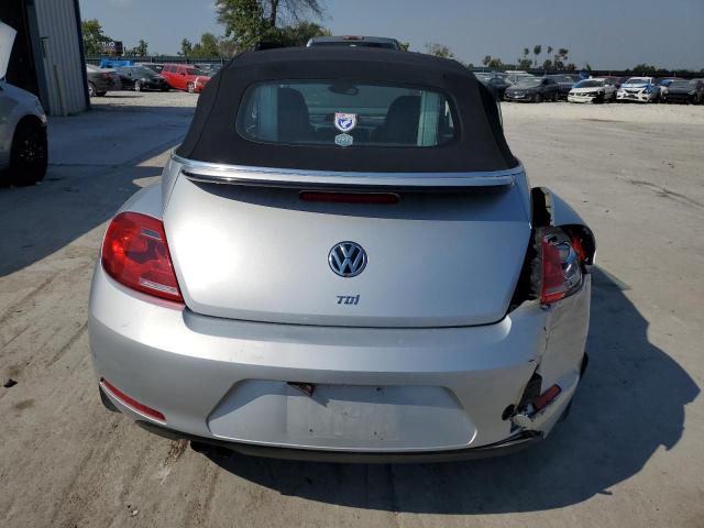 3VW5L7AT8DM830286 - 2013 VOLKSWAGEN BEETLE GRAY photo 6