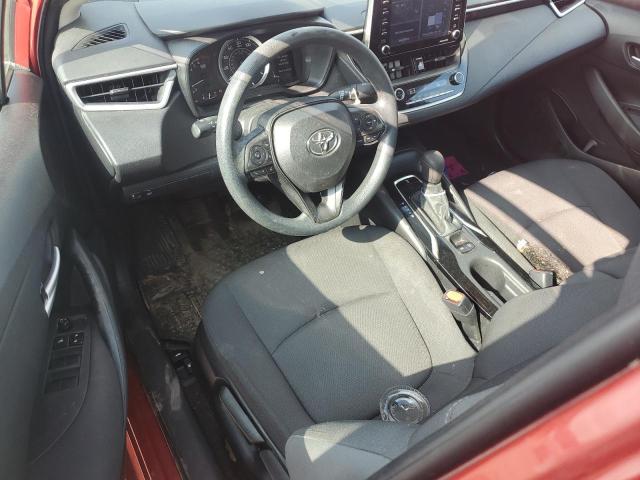 5YFEPMAEXMP169702 - 2021 TOYOTA COROLLA LE RED photo 8