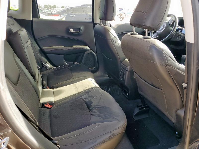 3C4NJDBB5JT282178 - 2018 JEEP COMPASS LATITUDE შავი ფოტო 11