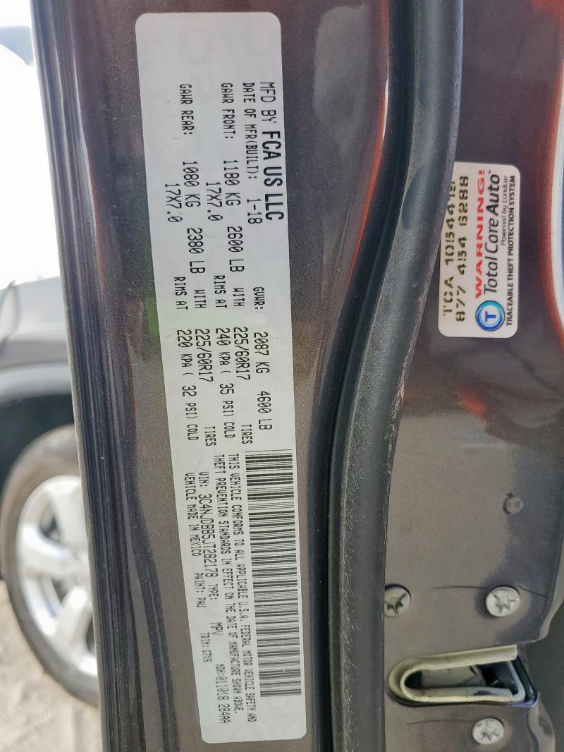 3C4NJDBB5JT282178 - 2018 JEEP COMPASS LATITUDE შავი ფოტო 13