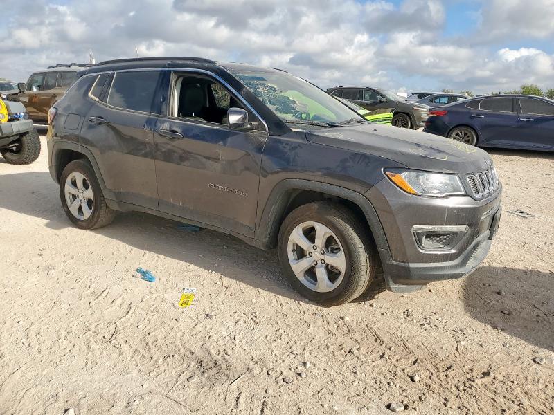 3C4NJDBB5JT282178 - 2018 JEEP COMPASS LATITUDE შავი ფოტო 4