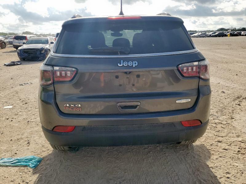 3C4NJDBB5JT282178 - 2018 JEEP COMPASS LATITUDE შავი ფოტო 6