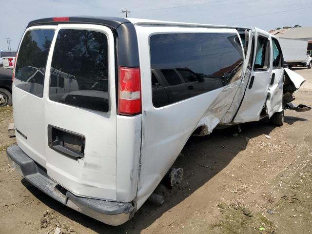 1GAZGPFG2H1105007 - 2017 CHEVROLET EXPRESS G3 LT WHITE photo 3