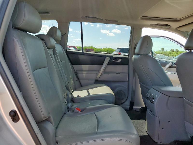 5TDZK3EH5CS066496 - 2012 TOYOTA HIGHLANDER BASE Gümüş fotoğraf 11