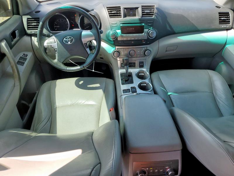 5TDZK3EH5CS066496 - 2012 TOYOTA HIGHLANDER BASE Gümüş fotoğraf 8