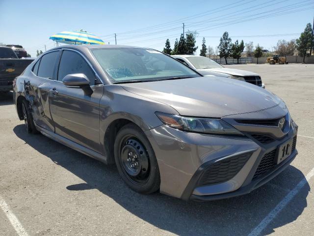 4T1T11AKXPU774917 - 2023 TOYOTA CAMRY SE NIGHT SHADE GRAY photo 4