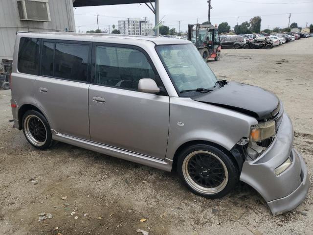 JTLKT324X64101005 - 2006 TOYOTA SCION XB GRAY photo 4