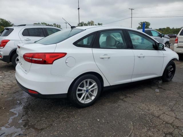 1FADP3F23JL231942 - 2018 FORD FOCUS SE WHITE photo 3