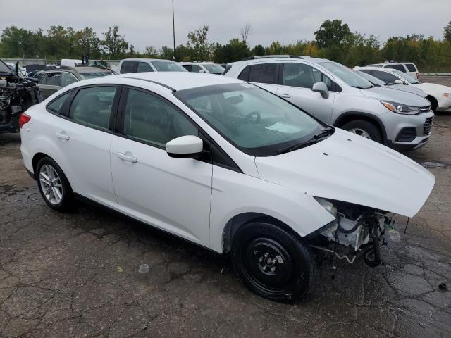 1FADP3F23JL231942 - 2018 FORD FOCUS SE WHITE photo 4