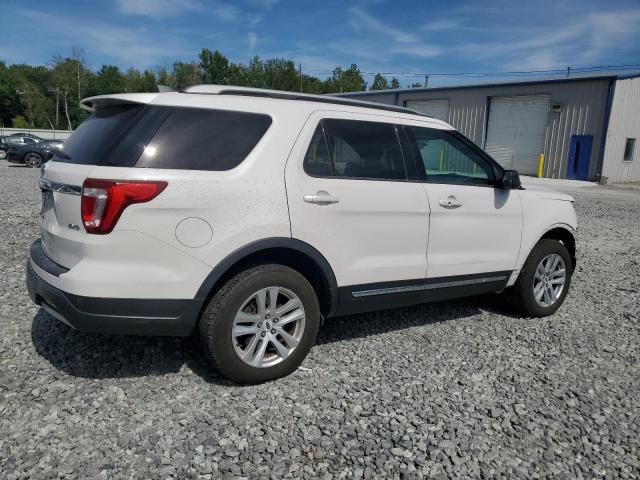1FM5K8D81KGA99240 - 2019 FORD EXPLORER XLT WHITE photo 3