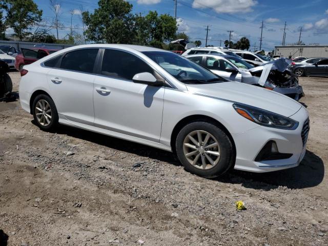 5NPE24AF3KH806883 - 2019 HYUNDAI SONATA SE WHITE photo 4