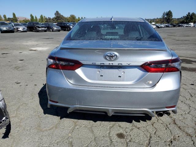 4T1T11AK0NU691784 - 2022 TOYOTA CAMRY SE GRAY photo 6