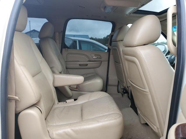 1GYS4HEF5BR174700 - 2011 CADILLAC ESCALADE ESV LUXURY WHITE photo 10