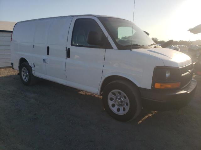 1GCFG15X191179609 - 2009 CHEVROLET EXPRESS G1 WHITE photo 4