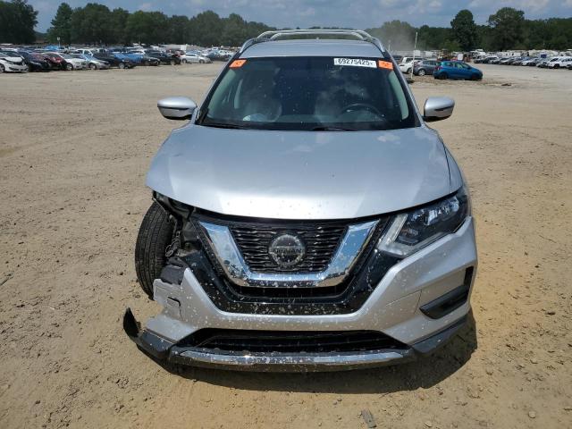 KNMAT2MT9JP535915 - 2018 NISSAN ROGUE S 银色 照片 5