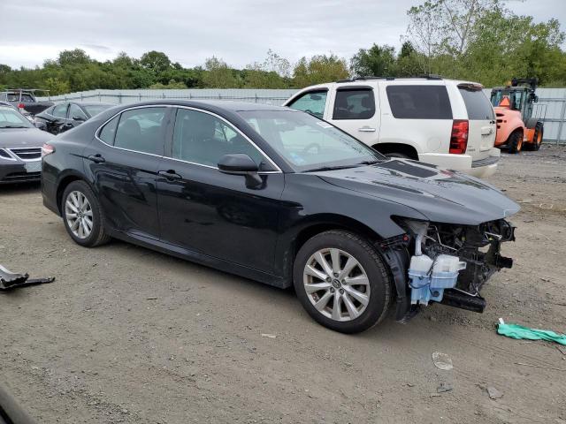 4T1B11HKXJU600483 - 2018 TOYOTA CAMRY L BLACK photo 4