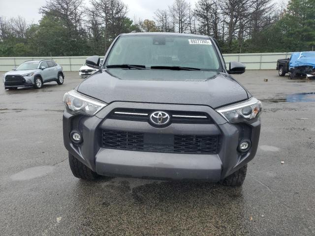 JTEEU5JR2P5280615 - 2023 TOYOTA 4RUNNER SR5 GRAY photo 5