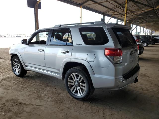 JTEBU5JR6D5139979 - 2013 TOYOTA 4RUNNER SR5 银色 照片 2