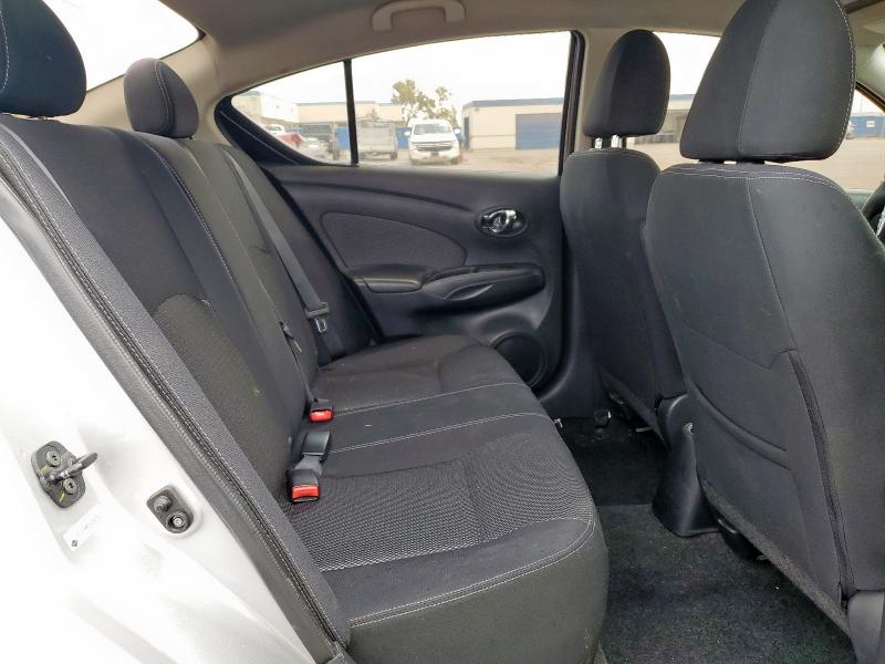 3N1CN7AP8GL848162 - 2016 NISSAN VERSA S 银色 照片 10