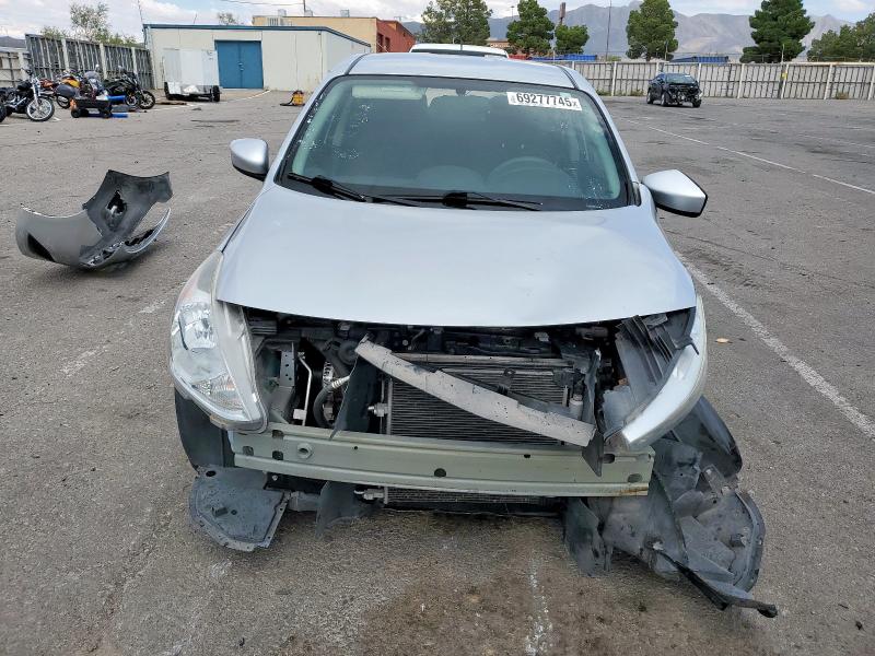 3N1CN7AP8GL848162 - 2016 NISSAN VERSA S 银色 照片 5