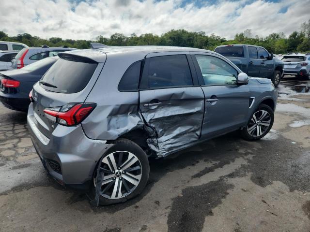 JA4ARUAU6NU011548 - 2022 MITSUBISHI OUTLANDER ES 银色 照片 3