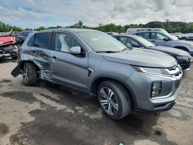 JA4ARUAU6NU011548 - 2022 MITSUBISHI OUTLANDER ES 银色 照片 4