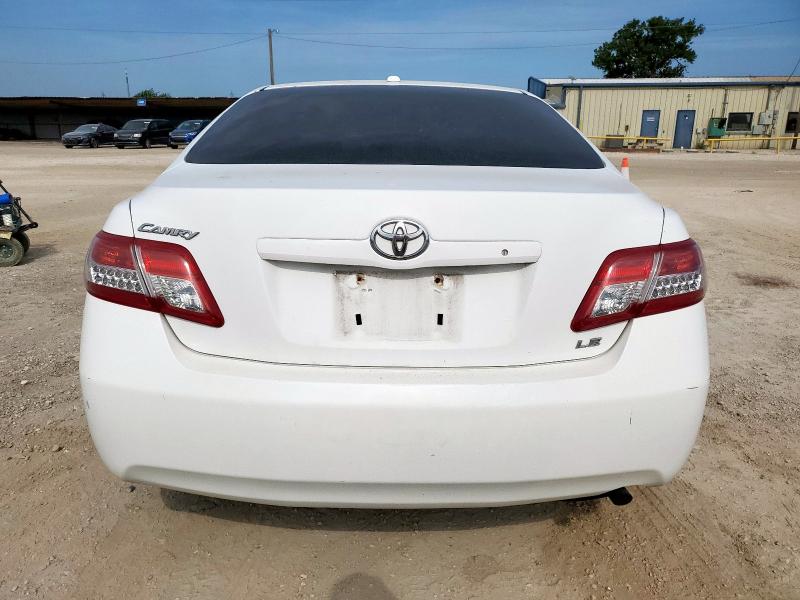 4T1BF3EK9AU552718 - 2010 TOYOTA CAMRY BASE WHITE photo 6