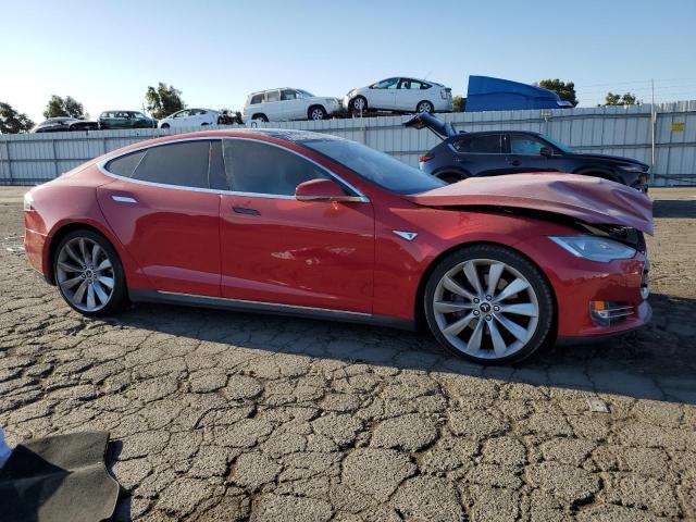 5YJSA1DN2DFP09523 - 2013 TESLA MODEL S RED photo 4