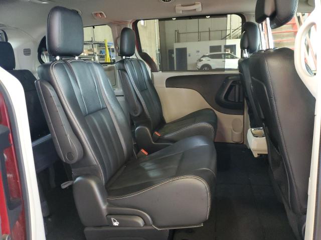 2C4RC1BG0FR577575 - 2015 CHRYSLER TOWN & COU TOURING RED photo 11