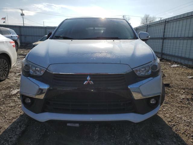 JA4AP3AU9GZ029712 - 2016 MITSUBISHI OUTLANDER ES WHITE photo 5