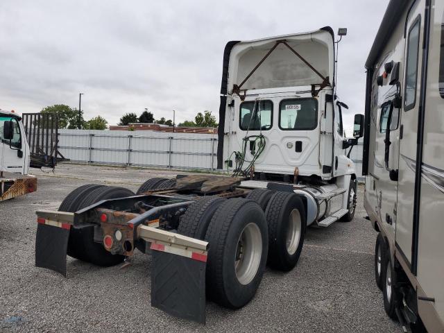 1FUJGEDVXGLGY0187 - 2016 FREIGHTLINER CASCADIA 1 白色 照片 4