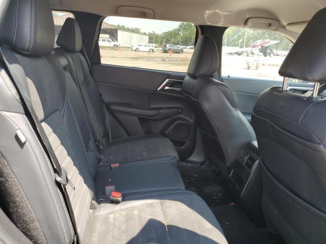 JA4J3VA87RZ015238 - 2024 MITSUBISHI OUTLANDER SE WHITE photo 11