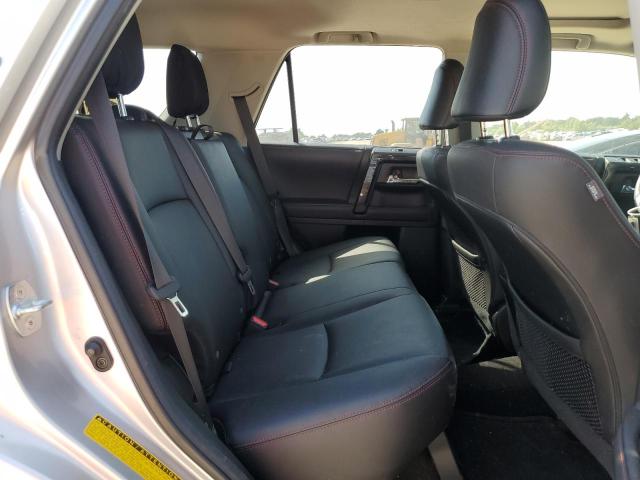 JTEBU5JR7L5755852 - 2020 TOYOTA 4RUNNER SR5/SR5 PREMIUM 银色 照片 11