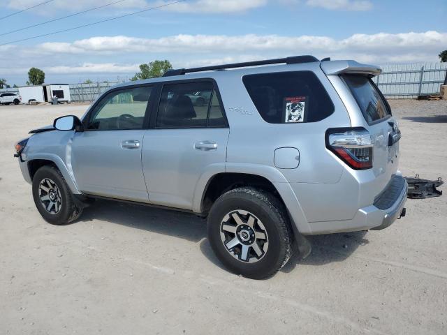 JTEBU5JR7L5755852 - 2020 TOYOTA 4RUNNER SR5/SR5 PREMIUM 银色 照片 2
